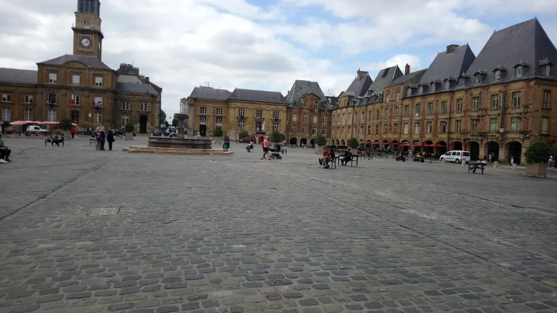  Place Ducale